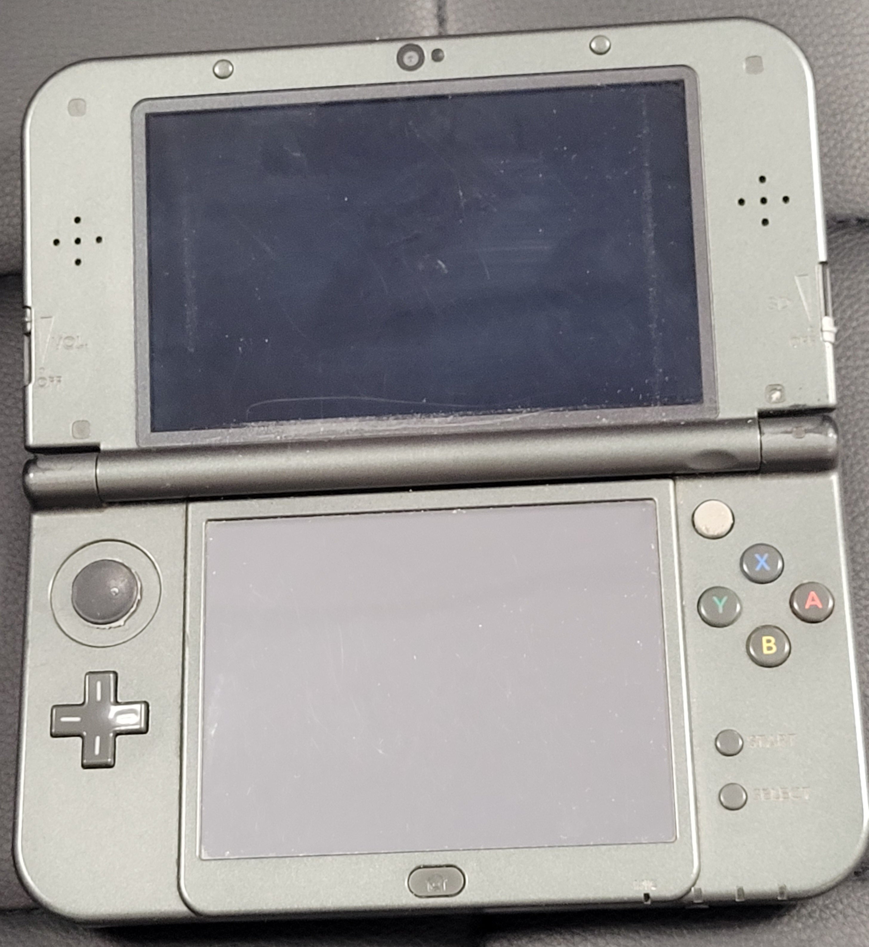 Used Black Nintendo 3DS XL